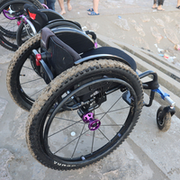 Sedia a rotelle fuoristrada da spiaggia con ruote larghe grasse per disabili